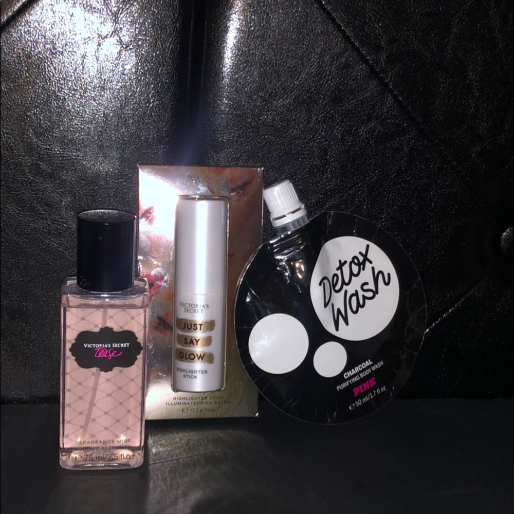 Victoria’s Secret Just Say Glow Highlighter